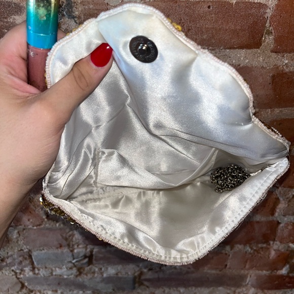 Beaded Clutch with chain strap - Picture 2 of 3